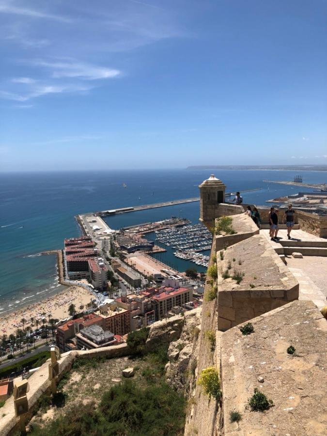 Calle San Carlos 132 Аликанте Екстериор снимка