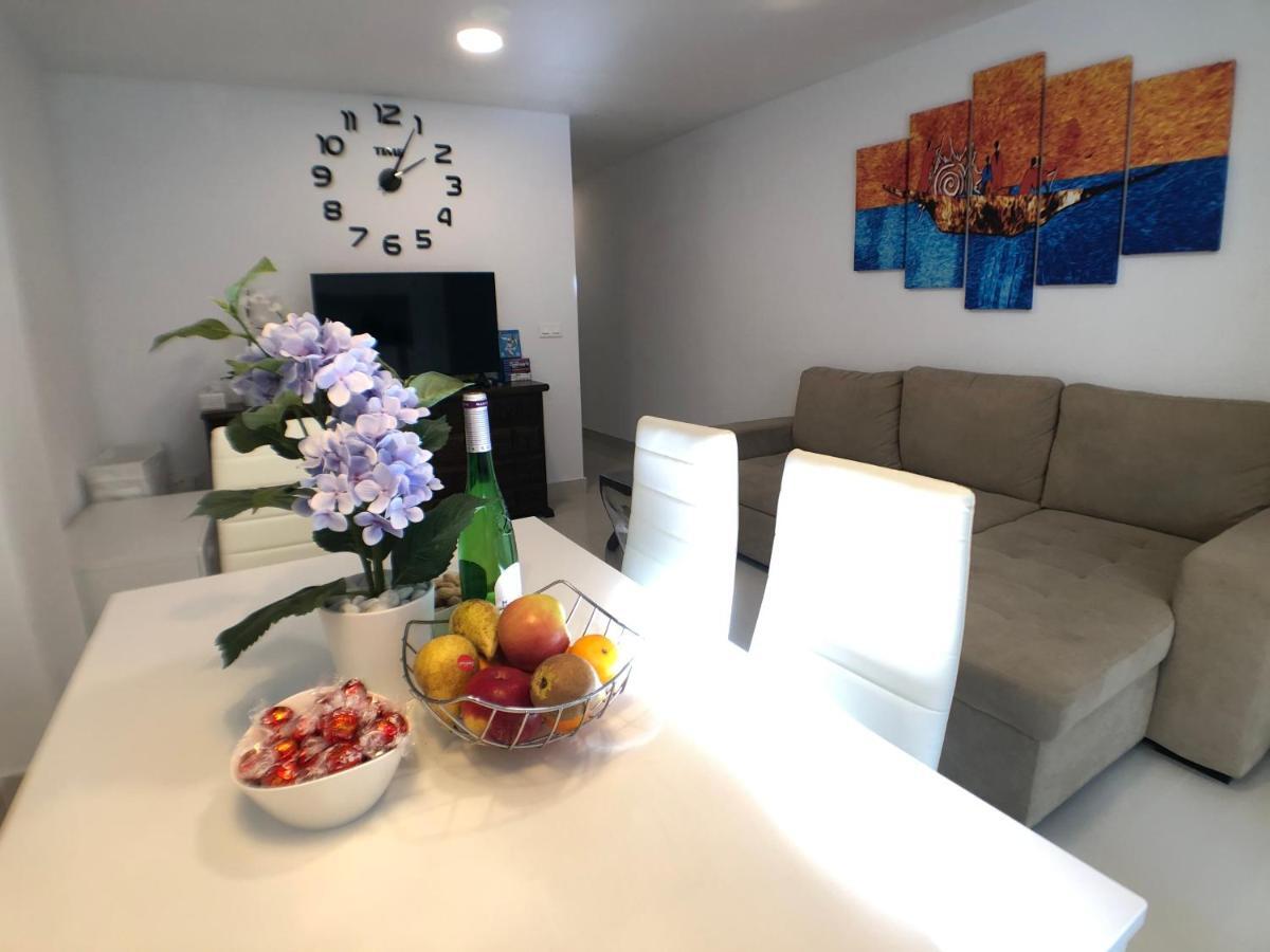 Calle San Carlos 132 Аликанте Екстериор снимка